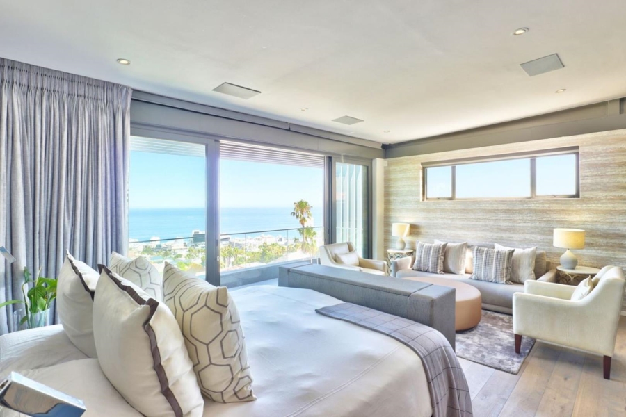 5 Bedroom Property for Sale in Fresnaye Western Cape